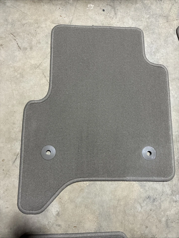 2015-2020 Chevy Tahoe Suburban GMC Yukon XL OEM Dune Carpet Floor Mats Set 4 Pc Foto 2 de 4