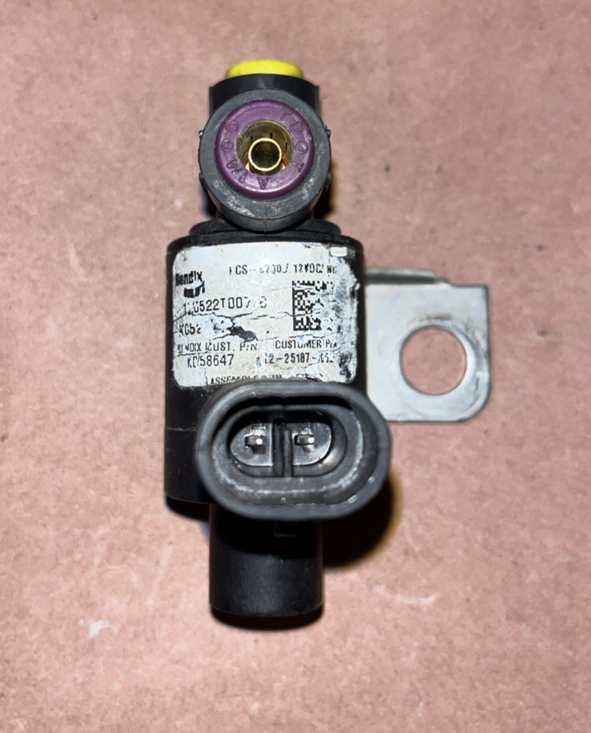Bendix Fan Clutch Solenoid Valve RH Mount K058647| K073073 | Parts Masters image 1