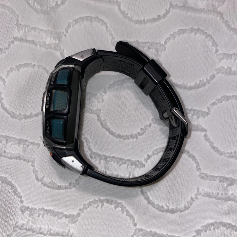 Casio Pathfinder PAG 80 Resistente Solar Nueva Batería Triple Sensor Reloj Digital 100M Foto 2 de 4