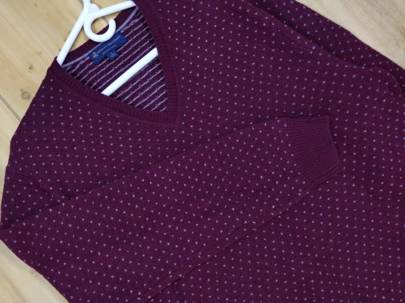 Brooks Brothers Mens L Burgundy Italian Merino Wool V-Neck Birdseye Sweater