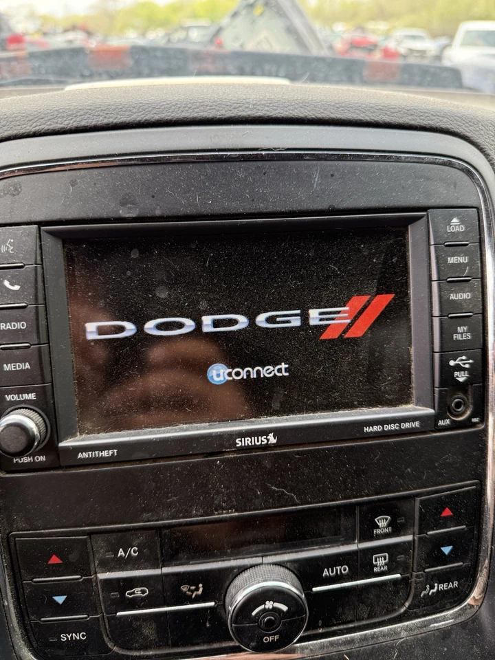 Dodge Durango 2011-2013 navegación radio reproductor de CD auxiliar MP3 05091178AB Foto 2 de 4