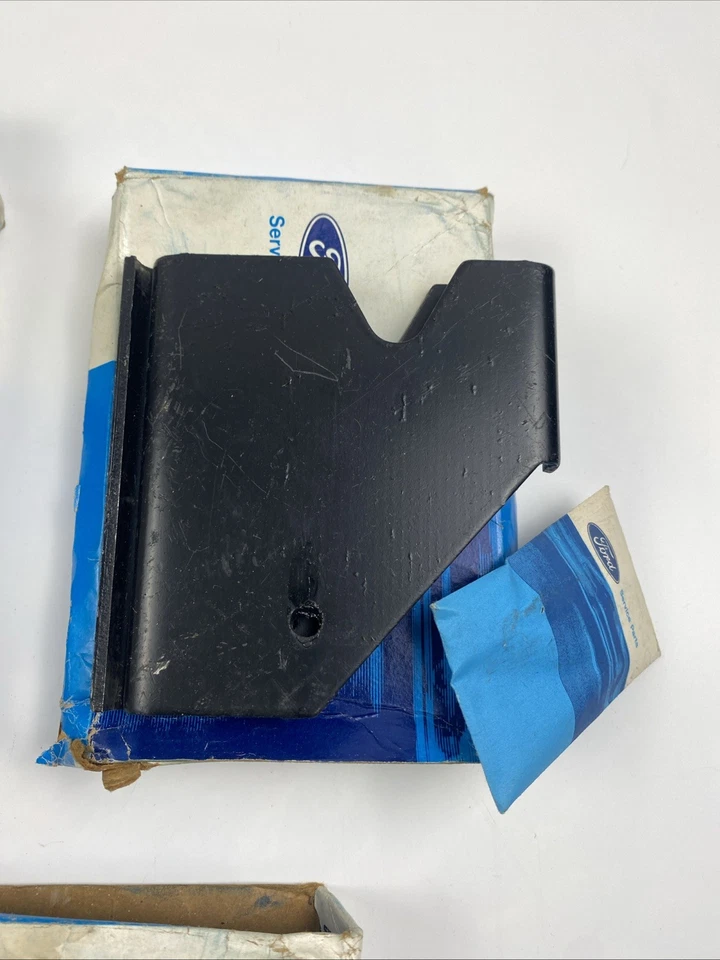 Kit de reforço de avental interno dianteiro Ford 1974-80 Pinto Bobcat D6FZ-6210380-A NOS - Imagem 4 de 4