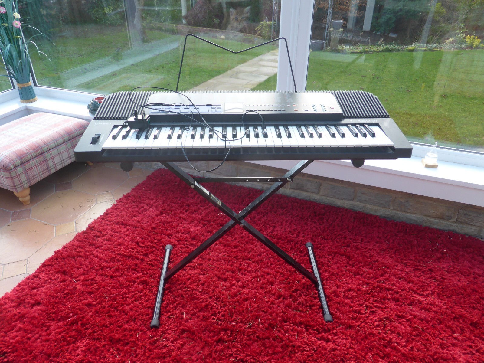 CASIO TONEBANK CT670 ELECTRONIC KEYBOARD with Power Supply + Stand