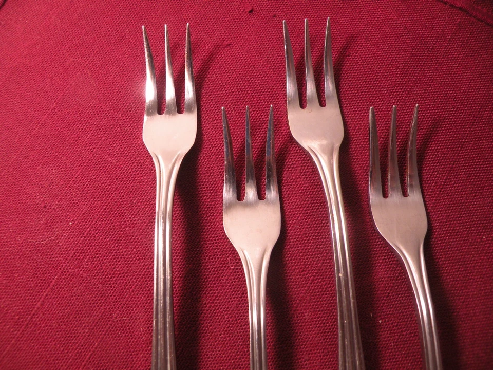 4 Meeresfrüchte Cocktail Gabeln Reed & Barton Rebacraft Sarajevo Edelstahl 5 7/8" - Bild 2 von 4