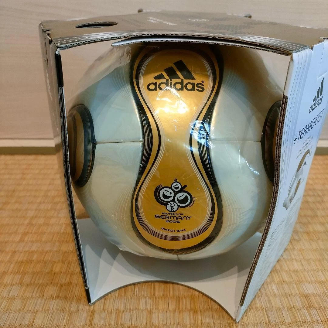 Preços baixos em Bola Adidas 2006 | eBay