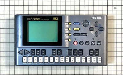 YAMAHA QY22 Music Sequencer