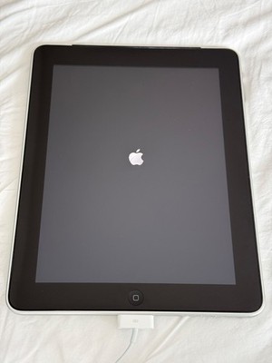 Apple iPad (1st Generation) A1337 16 GB, Wifi + 3G Boxed **Battery Dead**