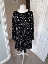 Woman’s Gap Black Floral Dress Size 8