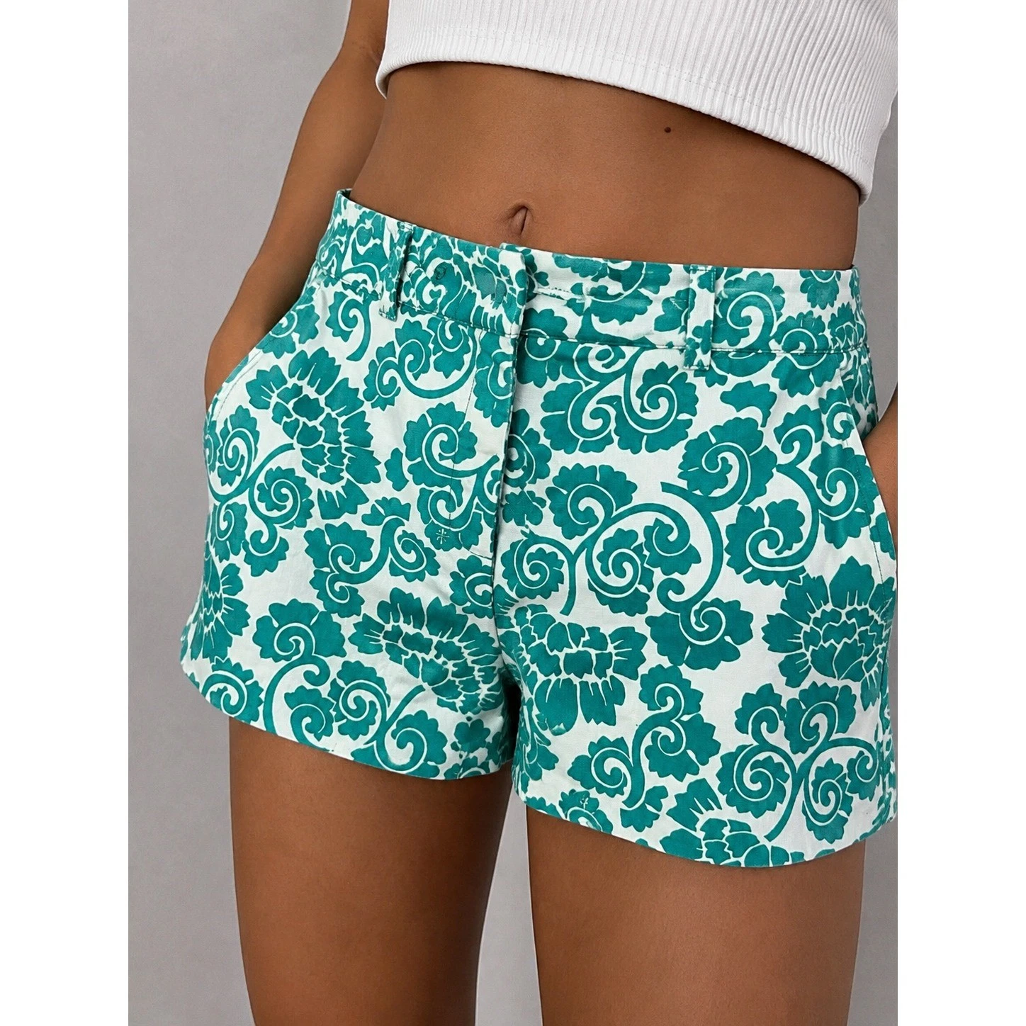 Tory Burch Green Floral Print Shorts Cotton Stretch Size 6 Preppy Coastal