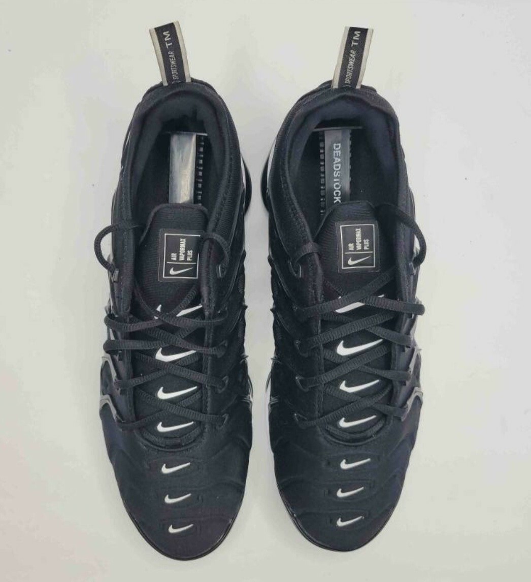 nike vapormax overbranding