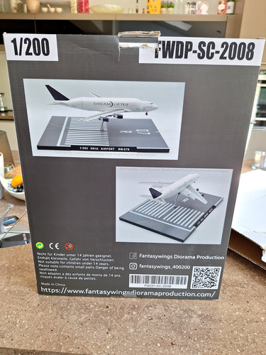 RARE BOXED FANTASY WINGS FWDP-SC-2008 1/200 HONG KONG RUNWAY with stand RW 07R - Picture 2 of 6