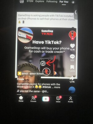 Iphone SE With TikTok And CapCut