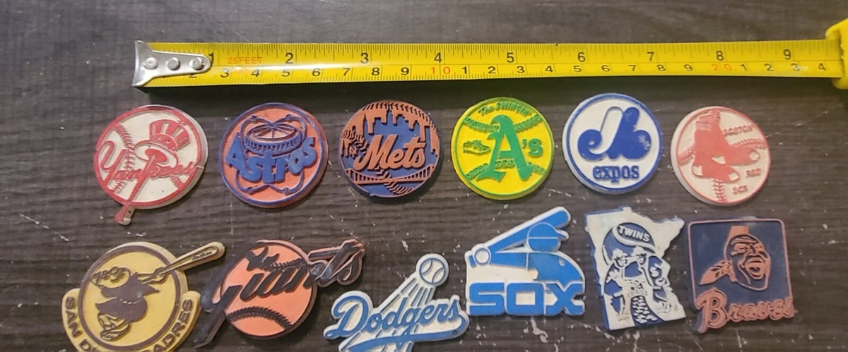 19 1970's MLB baseball rubber fridge magnets,1 cardinals key