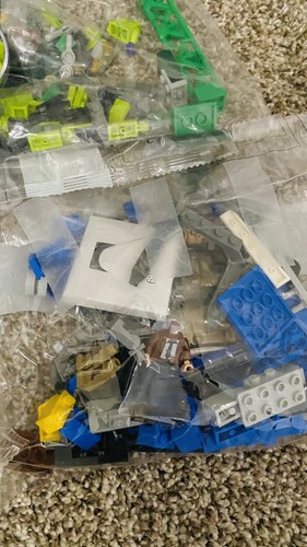 LEGO 76120 Batman Batwing & The Riddle Heist RETIRED See Description - Picture 5 of 5