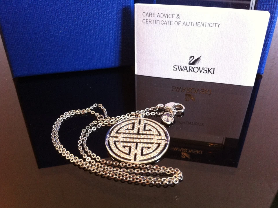 SWAROVSKI Halskette (46 cm) mit symbolischem Anhänger & Swarovski Kristallen - Bild 2 von 3