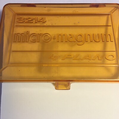 Plano Micro-Magnum 3214 2-sided TACKLE BOX with 27 Flies And 5 Mini Line Weights
