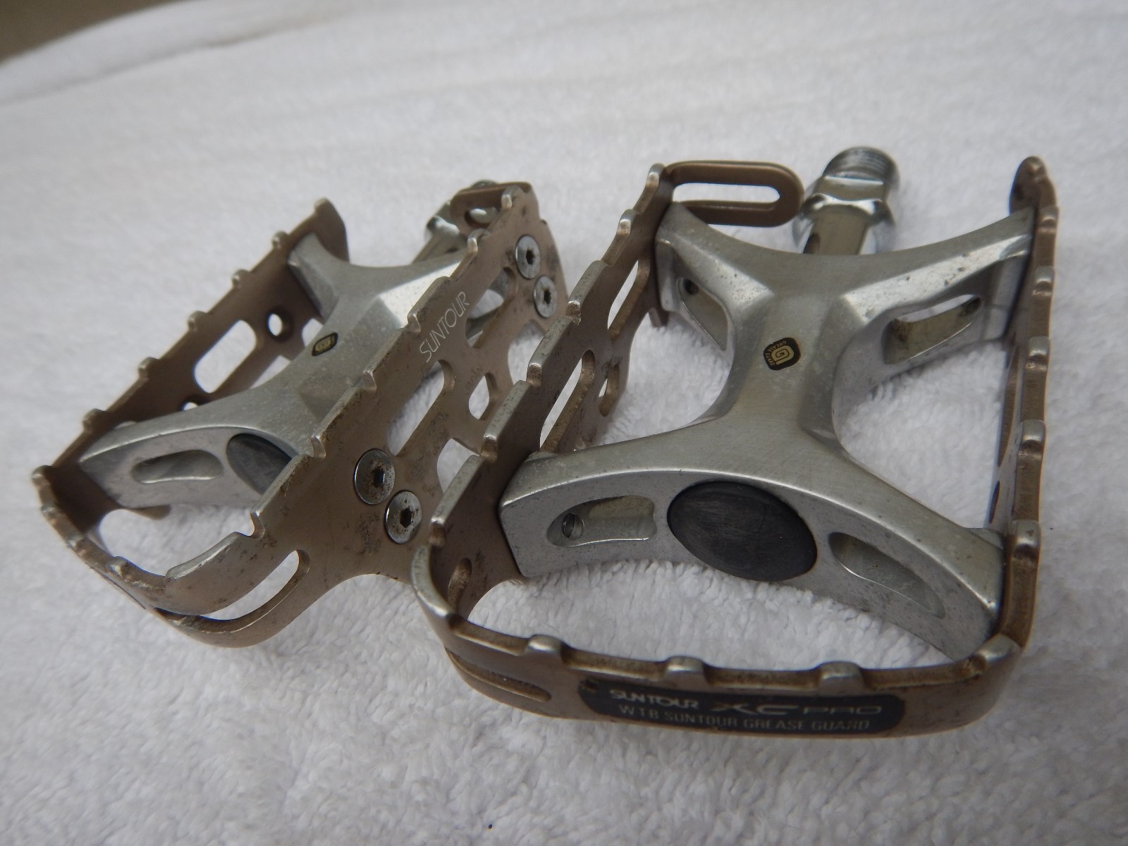 Suntour XC Pro Vintage Mountain Bike Pedals 9 16 WTB Grease Guard RARE mtb Suntour XC Pro Vintage Mountain Bike Pedals 9 16 WTB Grease Guard RARE mtb