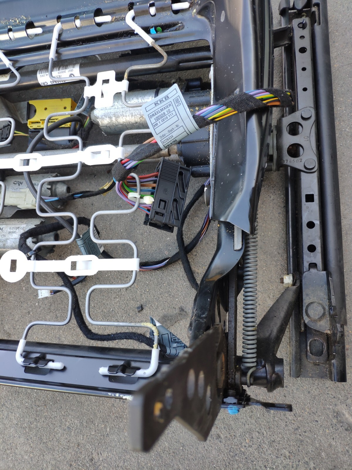 01 BMW X5 E53 FRONT RIGHT SEAT LOWER FRAME TRACK RAIL MOTOR ASSY  