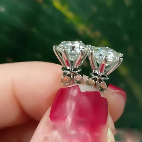 Aretes de diamantes blancos de corte redondo certificados de 5 quilates en oro blanco de 14 k - Imagen 3 de 4