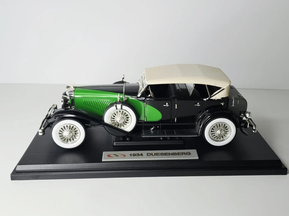 Signature Models - 1934 Duesenberg Green/Black - 1:18 Diecast - Image 3 of 4