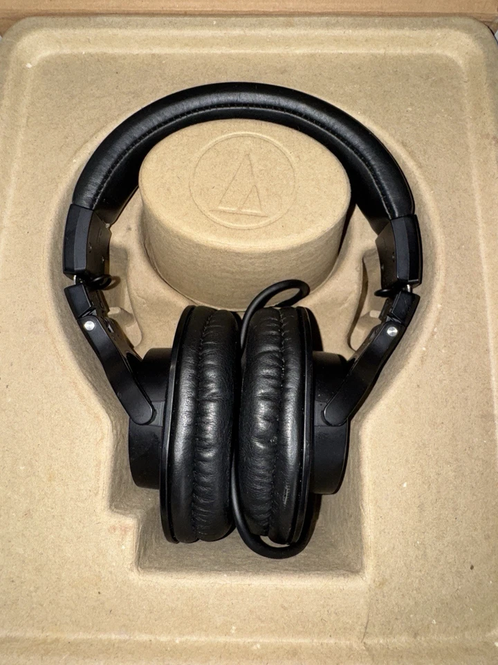 Audio-Technica ATH-M30x Professional Monitor Headphones Black - Image 4 of 4