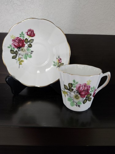 Vintage Royal Dover Bone China Teacup &Soucer England - Picture 1 of 5