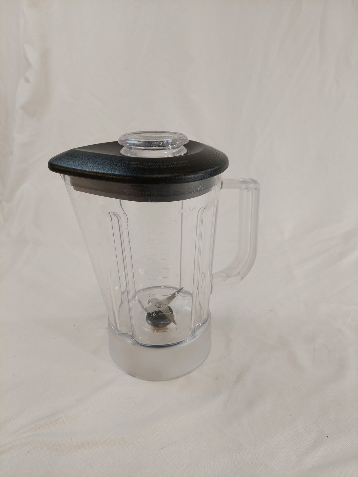 KitchenAid KSB560 Blender 56 oz 7 Cup Pitcher, Lid & blade 9