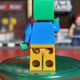 Lego Minecraft Zombie With Pearl Gold Legs From Set 21137.