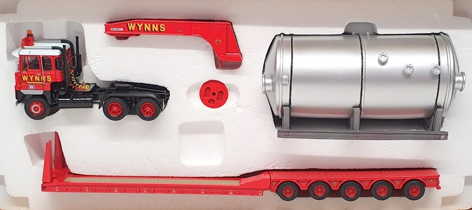 Corgi 1/50 Scale CC12604 Scammell Crusader King Trailer & Vessel Load Wynnes Red - Image 2 of 4