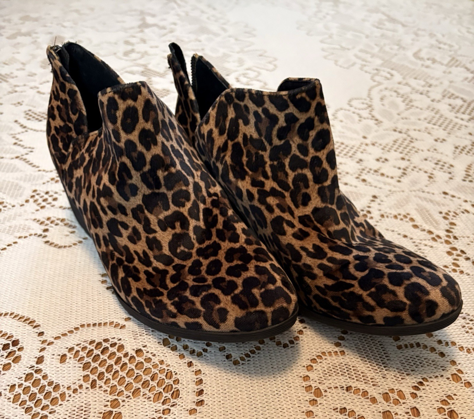 b.o.c. Women’s Ankle Booties Celosia Size US 7 1/2 Faux Suede Leopard Print