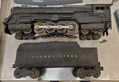 Lionel Post War 671 Locomotive & Tender