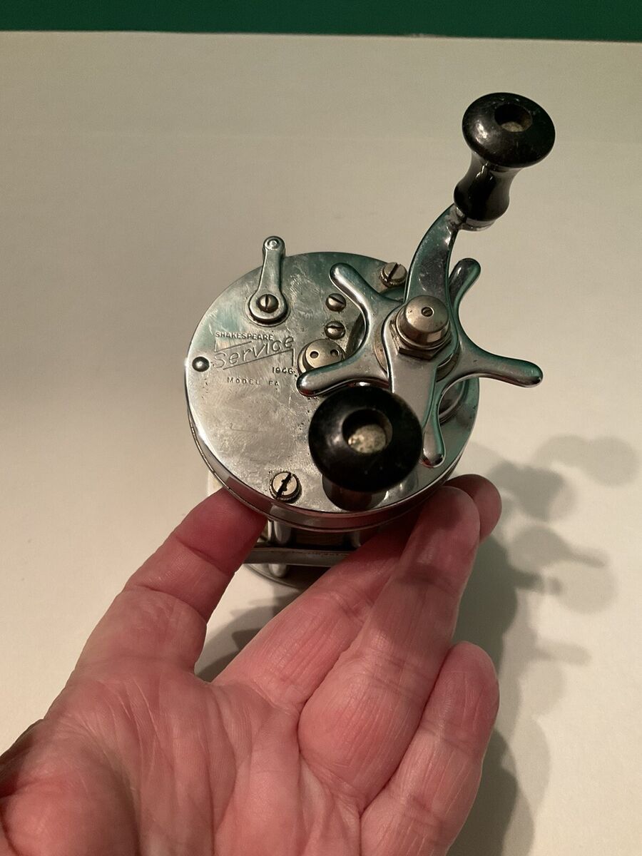 Shakespeare Service 1946 Model FA Vintage Fishing Reel Shakespeare Service 1946 Model FA Vintage Fishing Reel