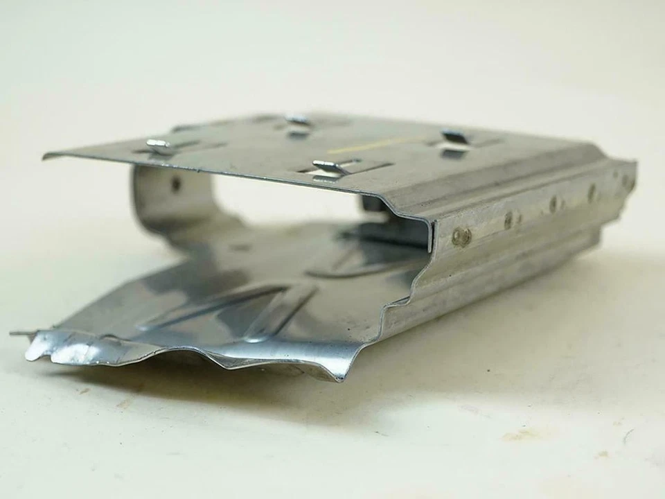 2006 - 2007 Audi S4 B7 Computer Case Ecu Ecm Engine Bracket Housing 8E0907411 - Image 3 of 4