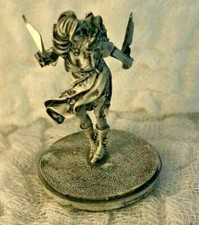 30mm Resin Kingdom Death Female Rogue D D WH062 pinup figure thief fighter mini 