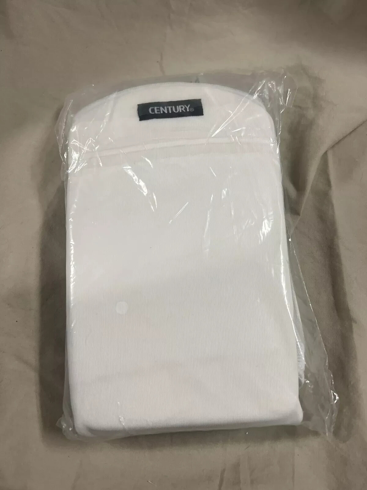 Кисть руки Century из ткани унисекс для предплечья белая Средний размер 3990₽