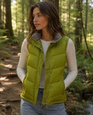 L.L. Bean Goose Down Puffer Vest Women s Size M Green Outdoorsy Camping Hiking