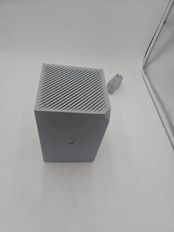 Verizon Business Internet Gateway ASK-NCM1100E Used includes POWER CORD  - Image 3 of 4