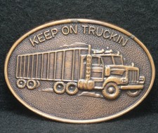 XA23118 FUNNY VINTAGE 1970s  KEEP ON TRUCKIN  TRUCKER MENS BRASS BELT BUCKLE