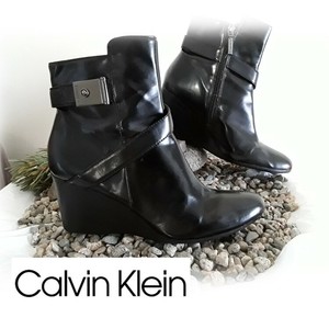 Calvin Klein \