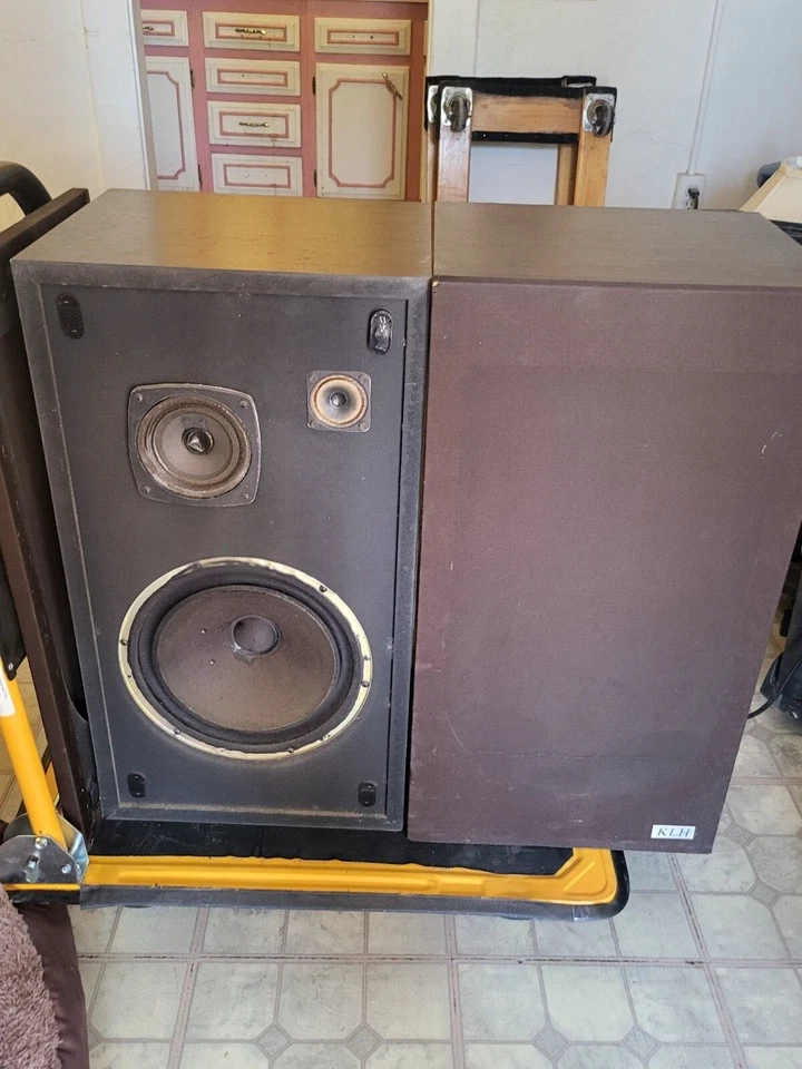 Sistema de altavoces con suspensión acústica KLH altavoces de pie usados Foto 2 de 2