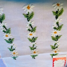 Dritz Scovil New Needlepoint Canvas Unit of 1 Luxury Daisies  Floral 15 X 23