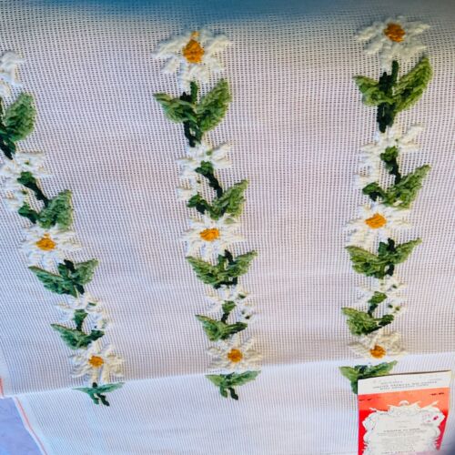 Dritz Scovil Needlepoint Canvas Unit of 1 Luxury Daisies Floral New 15 X 23