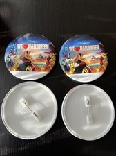 Lot 2 Badges Buttons De Love Halloween Disneyland Paris