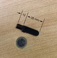 Schwarzer kurzer Pinsel mit eher kräftigen B...