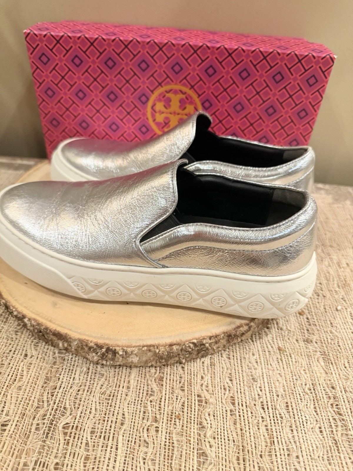 Tory Burch Ladybug Silver Metallic Woman Slip-On Sneakers Shoes Sz-7.5 thumbnail 4