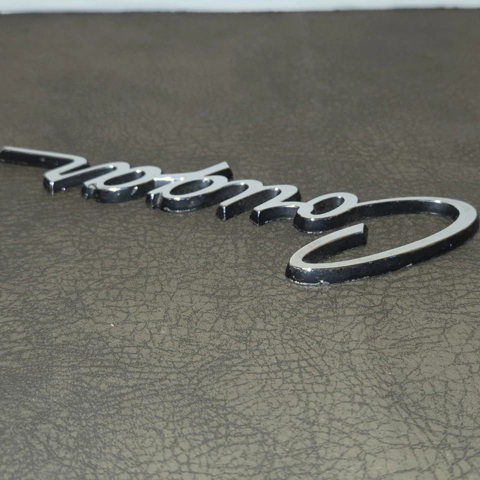 Insignia adorno emblema cromado Mercury Cougar OEM 1975-1976 Foto 3 de 4