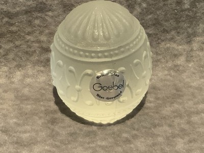 Vintage 1980 Goebel Frosted Crystal Glass Easter Egg 2 5/8 H Paper Weight