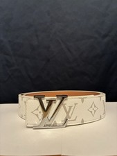 Men  s Designer Belt Size 30-34 White And Gray Buckle