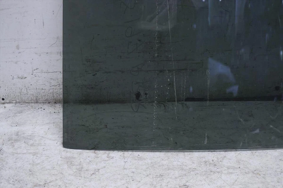 Janela de vidro traseira para porta de passageiro Nissan Xterra 2005-2009 4Dr 82300-Ea000 - Imagem 4 de 4