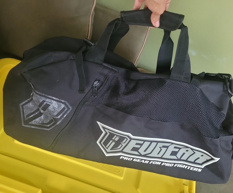 REVGEAR Duffle/Backpack MMA TRAINING Adjustable Straps Pockets/Mesh Pockets New